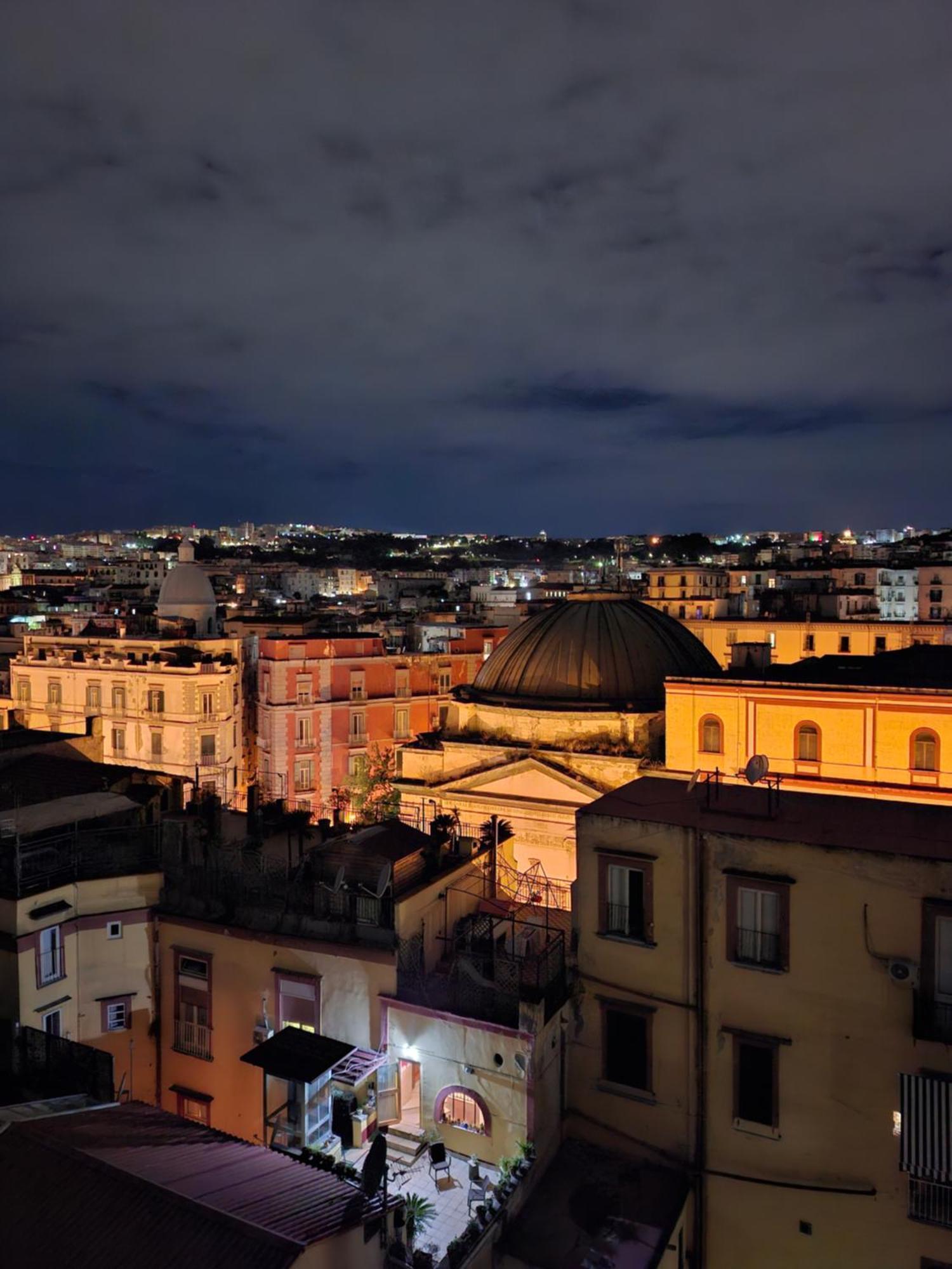 Faccia Gialla Napoli Casa Vacanze Εξωτερικό φωτογραφία
