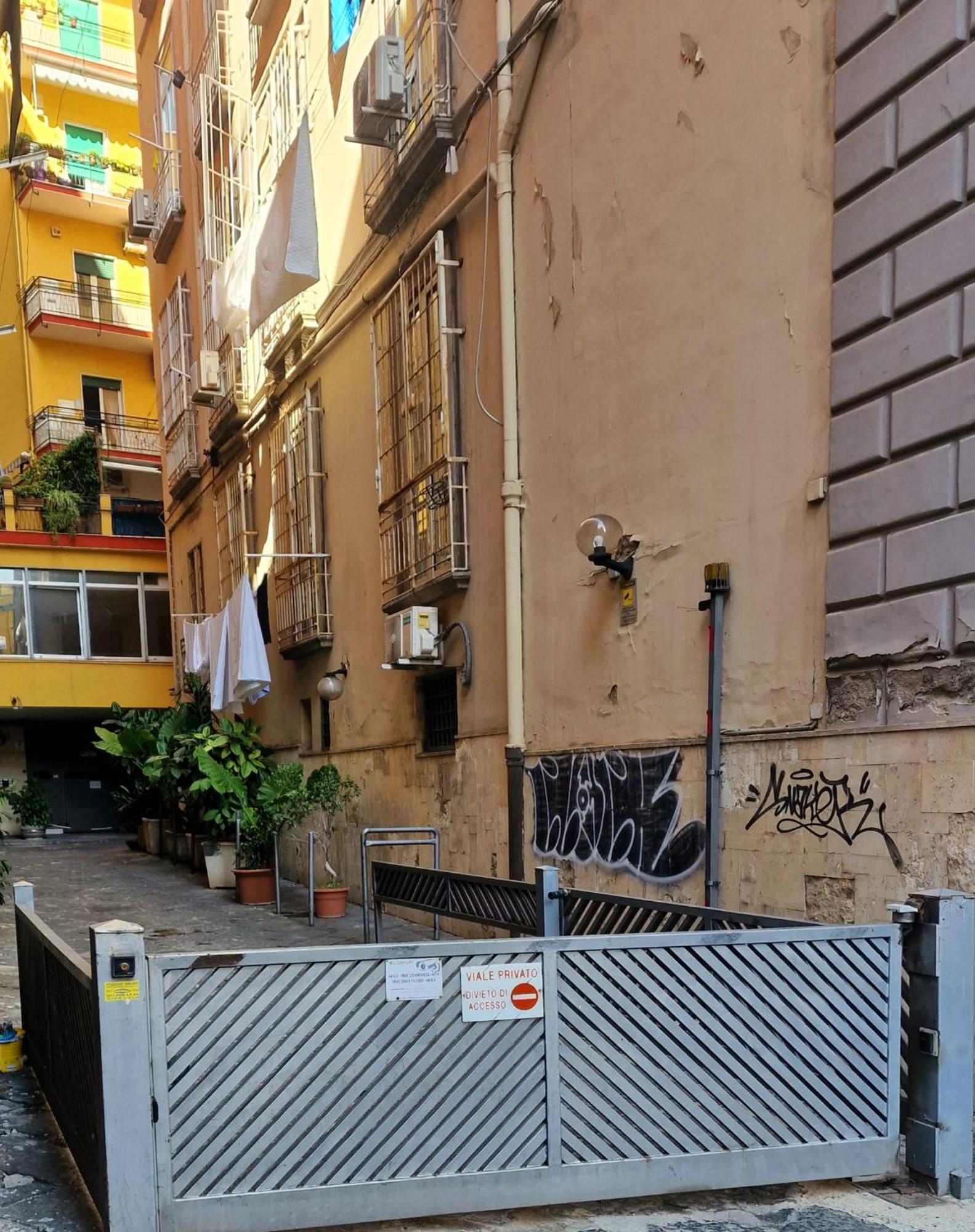 Faccia Gialla Napoli Casa Vacanze Εξωτερικό φωτογραφία