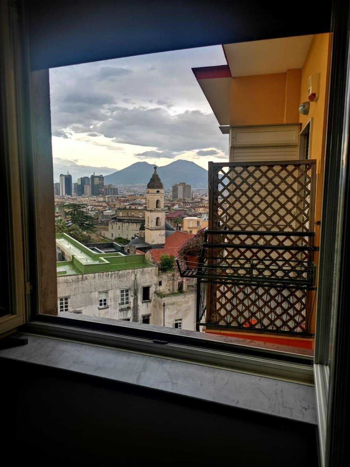Faccia Gialla Napoli Casa Vacanze Εξωτερικό φωτογραφία